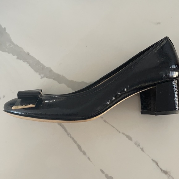 Michael Kor’s womans shoes size 7.5 - Picture 2 of 4